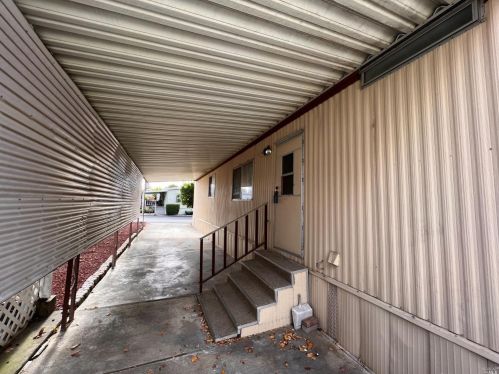 704 Sequoia St, Windsor CA  95492-9328 exterior