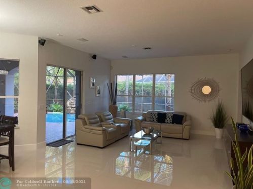 15980 4th St, Hollywood FL  33027-1156 exterior