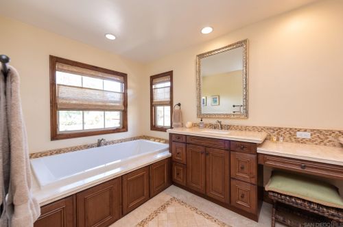 8458 Lower Scarborough Ct, San Diego CA 92127-6119 exterior