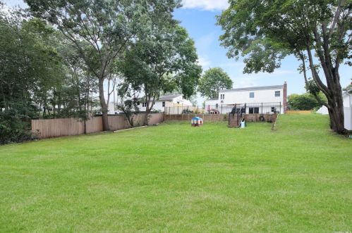 429 Hillside Ave, West Sayville NY  11796-1205 exterior