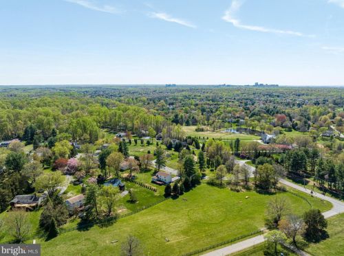 10624 Cavalcade St, Great Falls VA  22066-2427 exterior