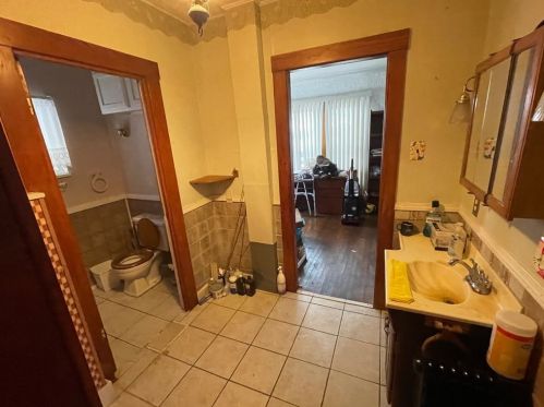 1970 Mercer Rd, Fredonia, PA 16124-1722