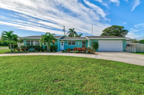 740 Alamanda Dr, West Palm Beach, FL 33408-4137