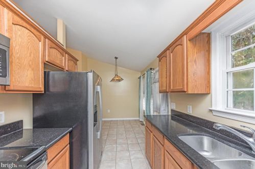 302 Land Or Dr, Ruther Glen VA  22546-1241 exterior