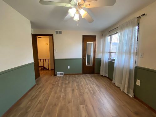 40 Freedom Dr, Bridgeville PA  15017-1421 exterior