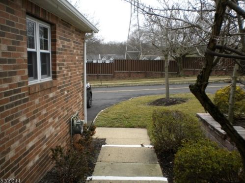 31 Canterbury Rd, Chatham Township NJ  07928-1795 exterior