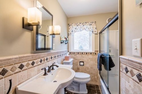 996 Hartford Tpke, Waterford CT  06385-4035 exterior