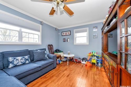448 Strong Ave, North Lindenhurst, NY 11757-4429
