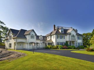 134 River Rd, Essex, CT 06426-1306