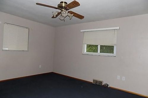 493 Toledo Dr, New Kensington PA  15068-3358 exterior