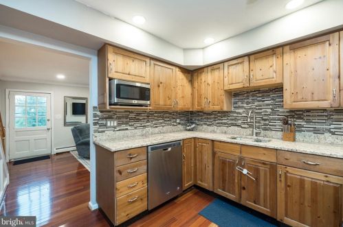 1298 Marshallton Thorndale Rd, Downingtown PA  19335-3754 exterior