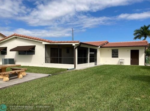 1740 79th St, Hialeah FL  33014-3236 exterior