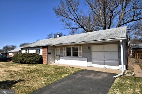 3051 Stoney Creek Rd, Norristown, PA 19401-1319