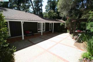 6779 Aitken Dr, Oakland, CA 94611-1548