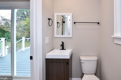 380 Ivy Mills Rd, Glen Mills PA  19342-1424 exterior