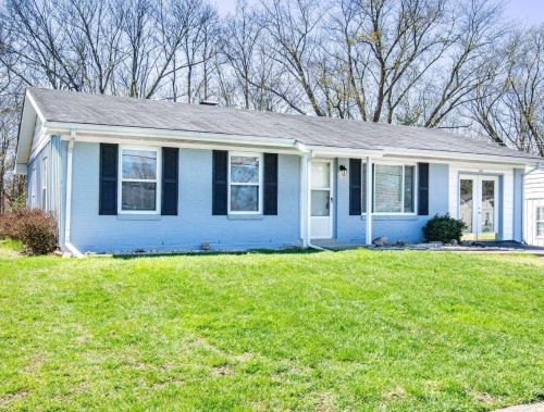 631 Carefree Dr, Cincinnati, OH 45244-1351