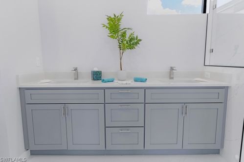 301 15th Ter, Cape Coral FL  33909-1239 exterior