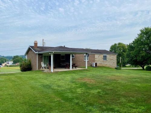 1521 Sycamore St, South Connellsville PA  15425-4954 exterior