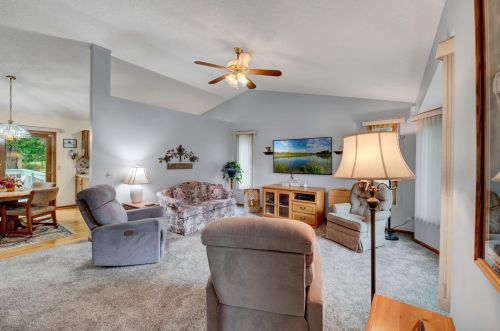 1573 Highland Rd, Stillwater MN  55082-5980 exterior