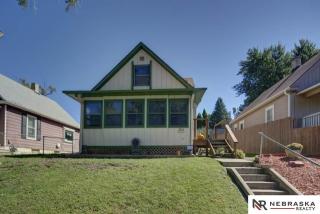 5131 41st St, Omaha, NE 68107-2452