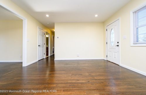 58 Richardson Ave, Tinton Falls NJ  07724-1313 exterior