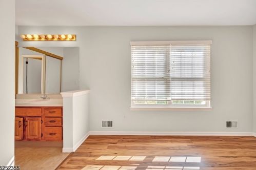 409 Cardinal Ln, Bedminster NJ  07921-1913 exterior