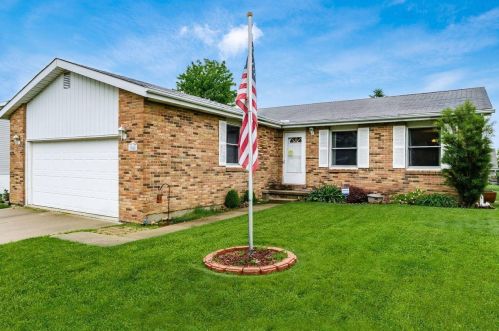 1066 Rosewood Dr, Marysville, OH 43040-9012