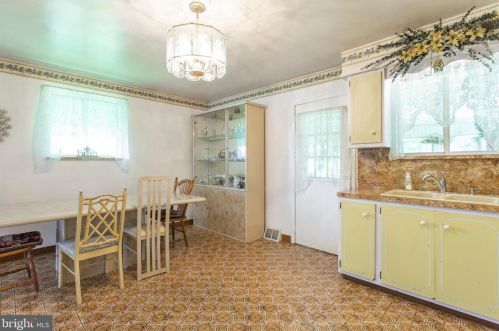 913 Catherine Ave, Woodlyn PA  19094-1002 exterior