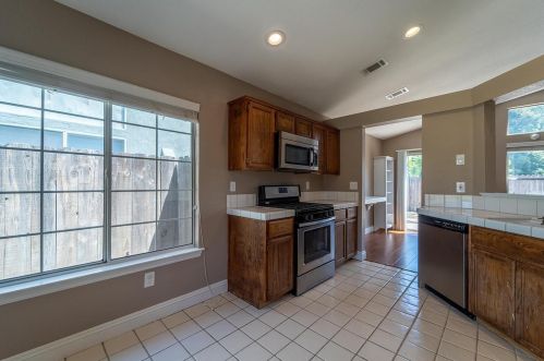 4924 Apple Farm Ln, Salida CA  95368-9000 exterior