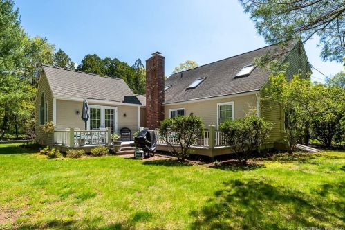 13 Dennison Rd, Essex CT  06426-1352 exterior