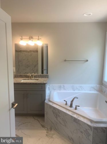 464 Cabin Point Dr, Montross VA  22520-4075 exterior