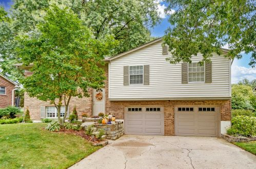 2728 Valley Trails Dr, Covington, KY 41017-1034
