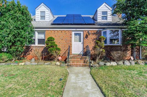 194 Freeman Ave, Floral Park, NY 11003-4103