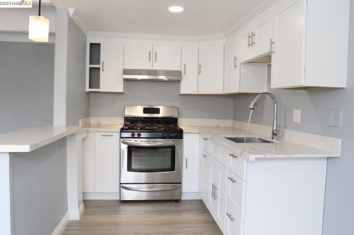 71 Chester St, Daly City, CA 94014-3064