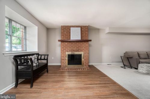 627 Coates Ln, Norristown PA  19406-2558 exterior
