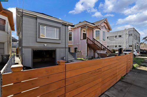 1069 Aileen St, Oakland, CA 94608-2743