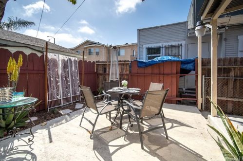 934 Washington Pl, Long Beach CA  90813-6618 exterior