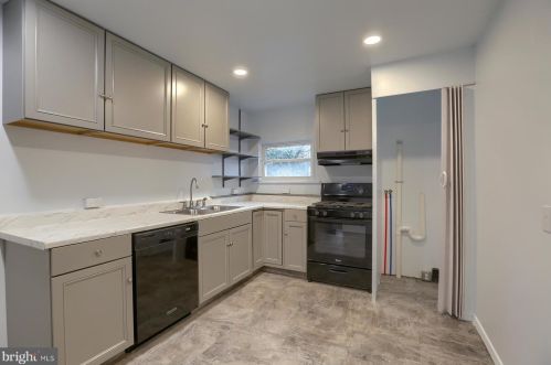 722 Queen St, Lancaster PA  17603-5816 exterior