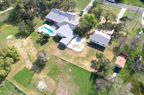 116 Vly Vw Rd, Georgetown TX 78633-9574 exterior