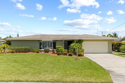 3009 16th Pl, Cape Coral, FL 33904-4081