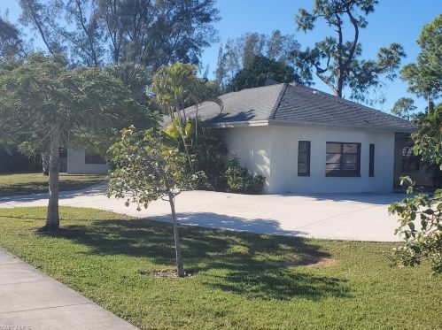 1601 Gardenia Ln, Naples, FL 34105-2248