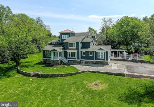 735 Seneca Rd, Great Falls, VA 22066-1125