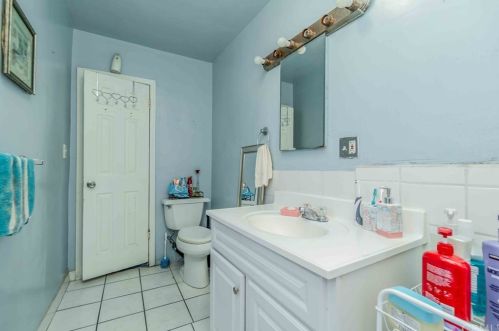 129 69th Way, Long Beach CA  90805-1237 exterior