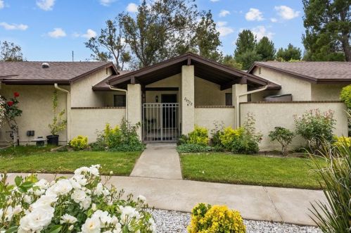 26332 Oakspur Dr, Santa Clarita, CA 91321-1367