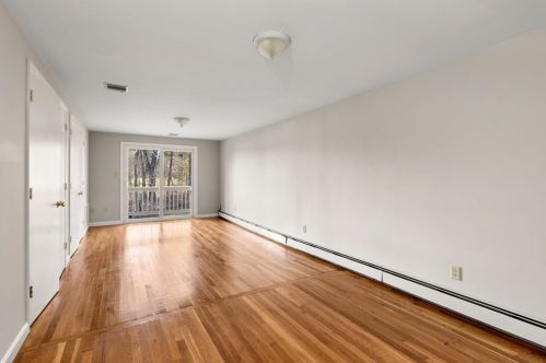 901 Randolph Ave, Milton MA  02186-3404 exterior