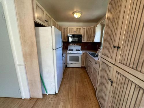 2670 Boisseau Ave, Southold NY  11971-2906 exterior