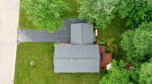 214 Tabot St, Dousman, WI 53118-9313