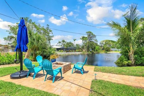 999 Valley Dr, Bonita Springs FL  34134-7438 exterior