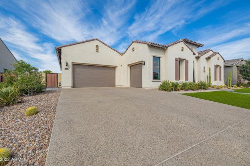 7126 Portland Ave, Gilbert, AZ 85298