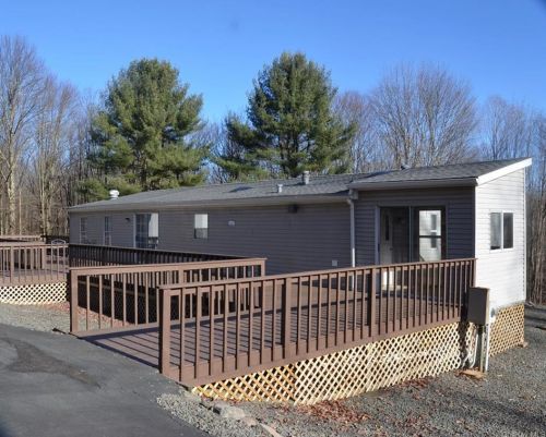 44 Heinle Rd, Swan Lake, NY